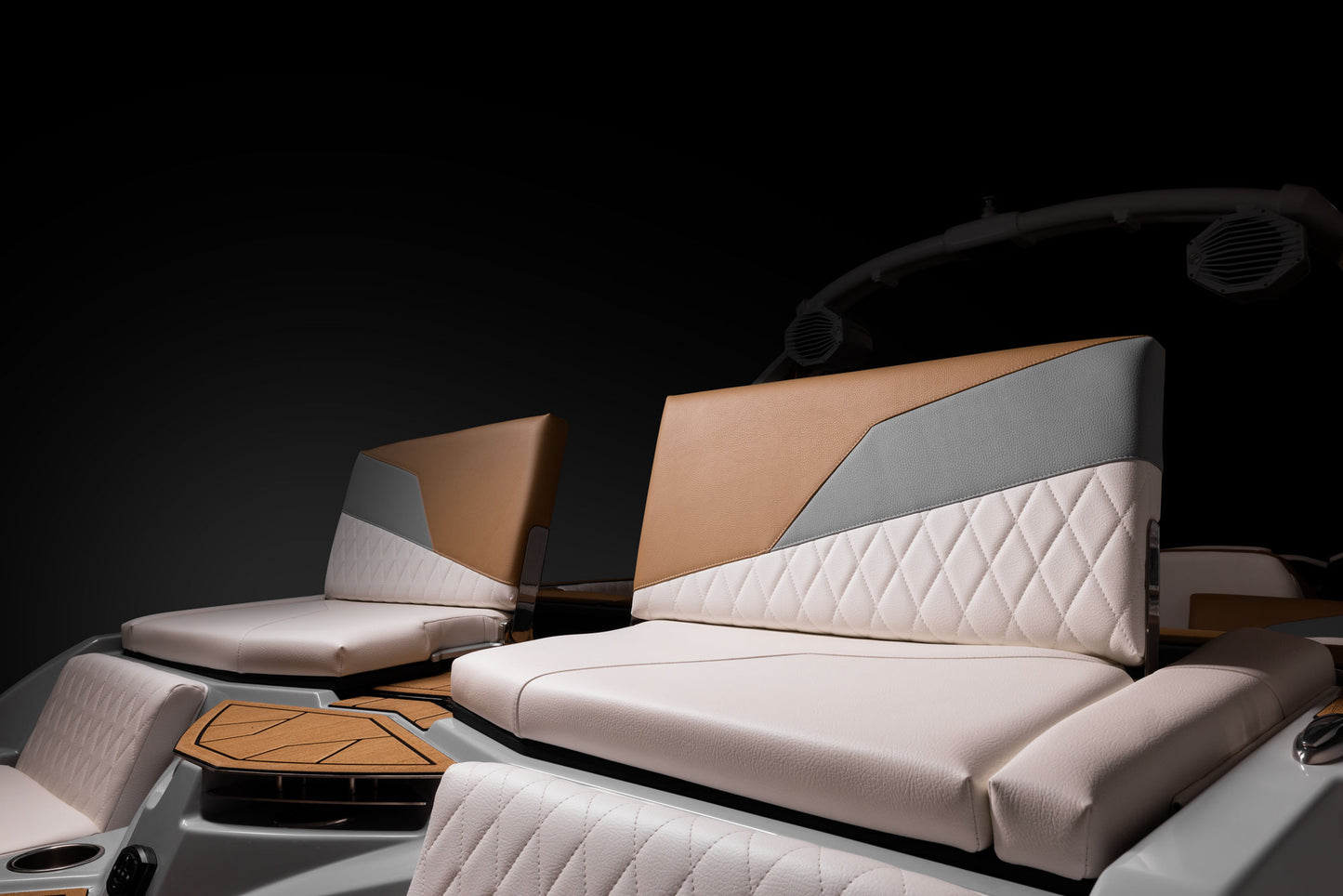 Tige Z1 2025 / 21′5″ (6.53 m) / Seating 14 / Price on Request