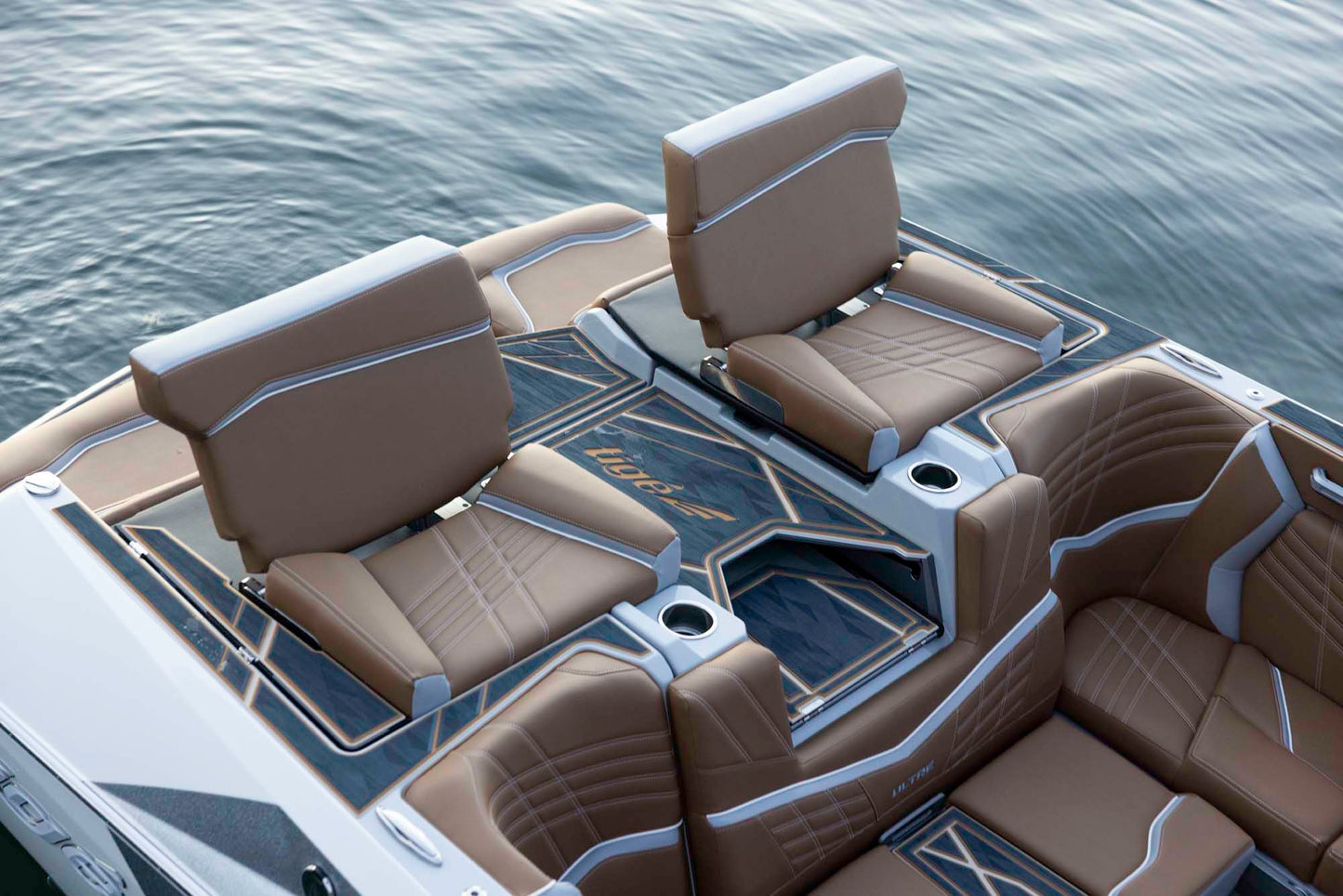 Tige Ultré 25ZX 2025 / 25′5″ (7.75 m) / seating 19 / Price on Request