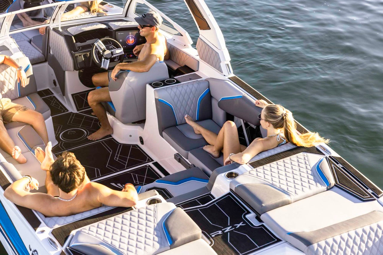 Tige 24RZX 2025 / 24′5″ (7.44 m) / Seating 18 / Price on Request