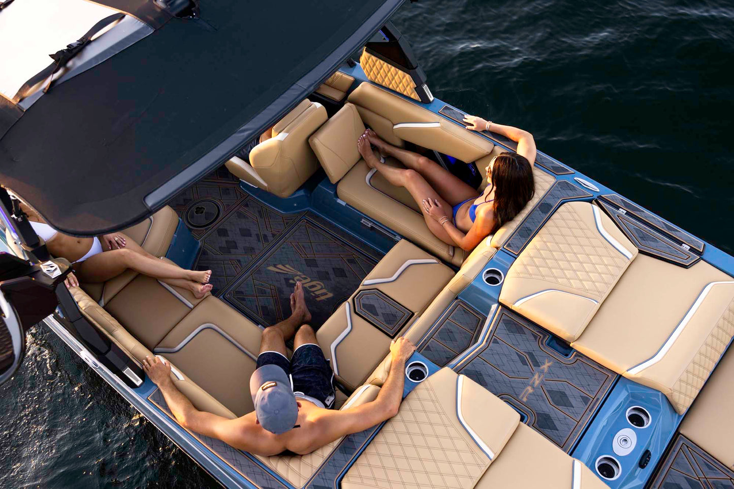 Tige 22RZX 2025 / 22′5″ (6.83 m) / Seating 16 / Price on Request