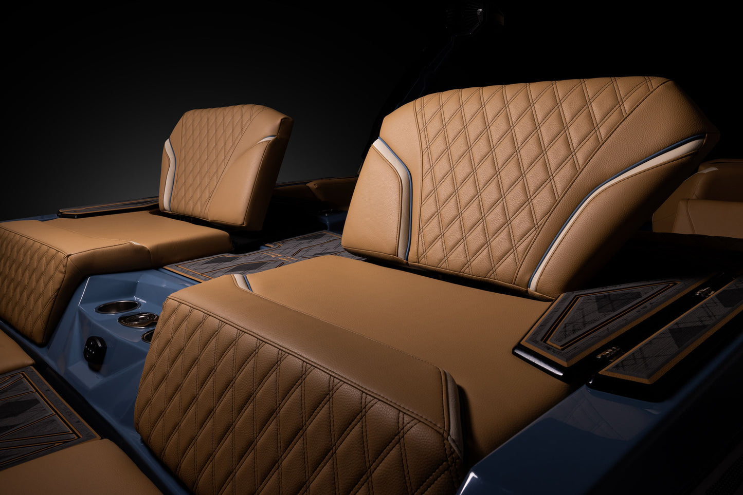 Tige 22RZX 2025 / 22′5″ (6.83 m) / Seating 16 / Price on Request