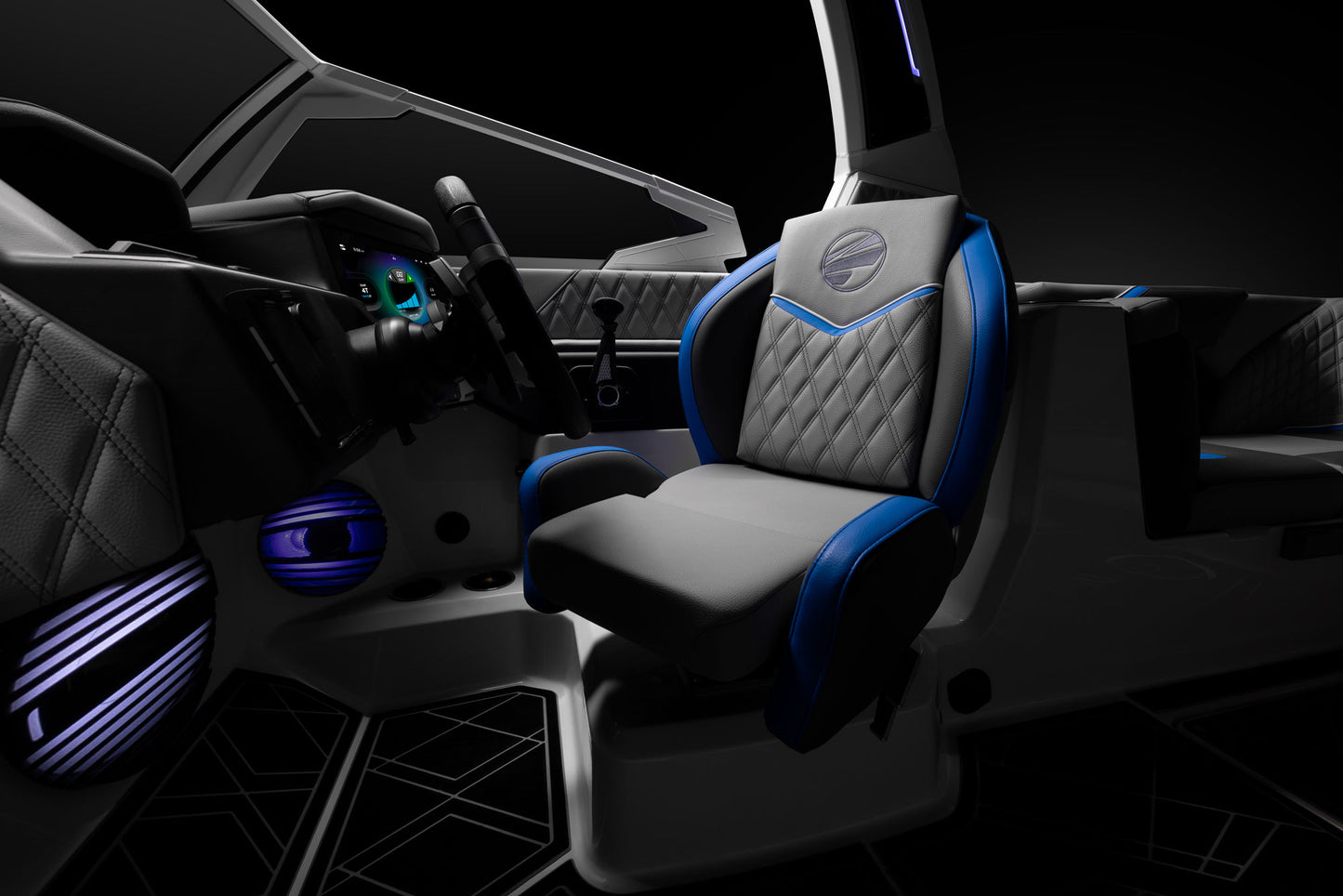 Tige 24RZX 2025 / 24′5″ (7.44 m) / Seating 18 / Price on Request