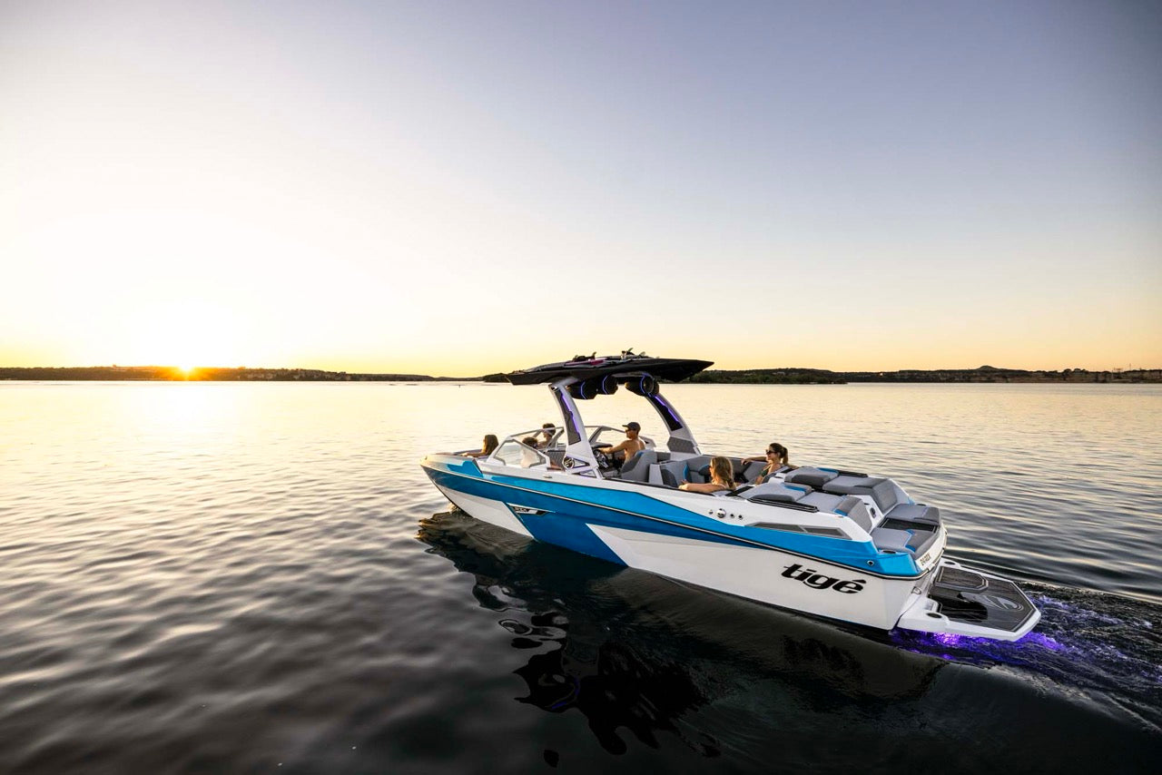 Tige 24RZX 2025 / 24′5″ (7.44 m) / Seating 18 / Price on Request