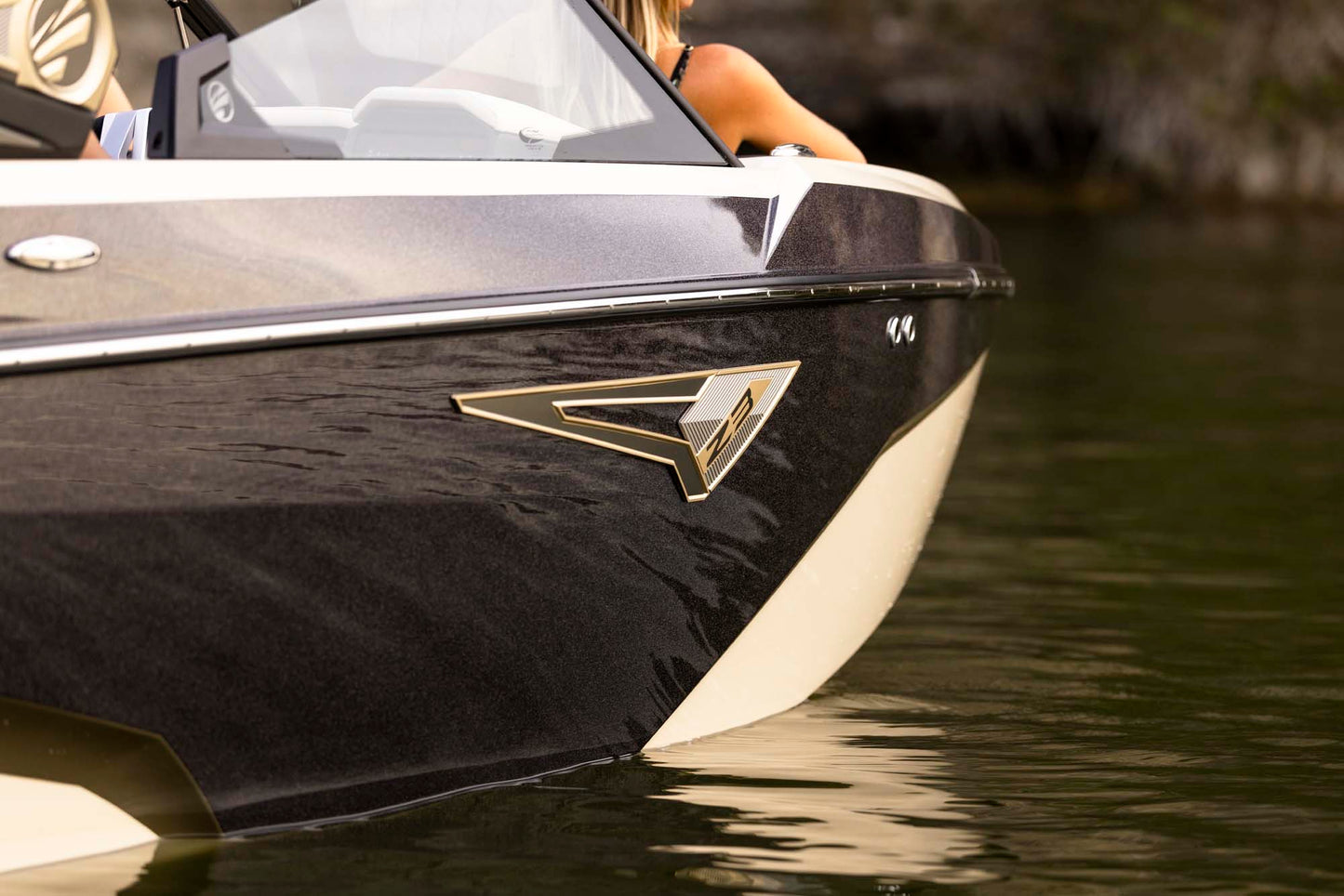 Tige Z3 2025 / 23′5″ (7.14 m) / Seating 16 / Price on Request