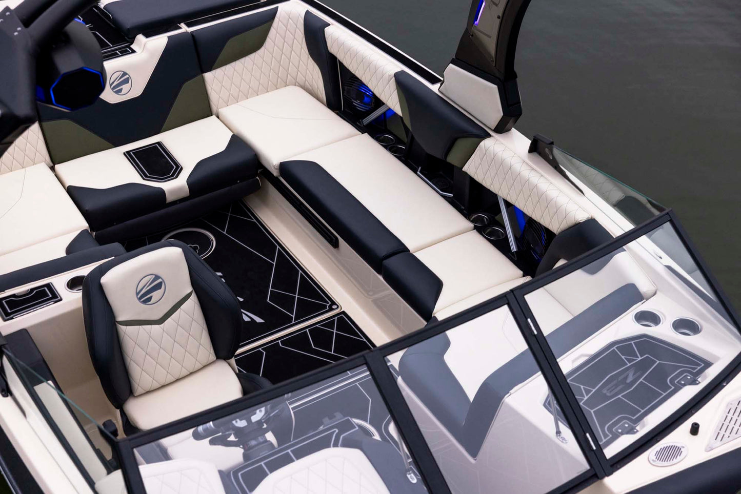 Tige Z3 2025 / 23′5″ (7.14 m) / Seating 16 / Price on Request