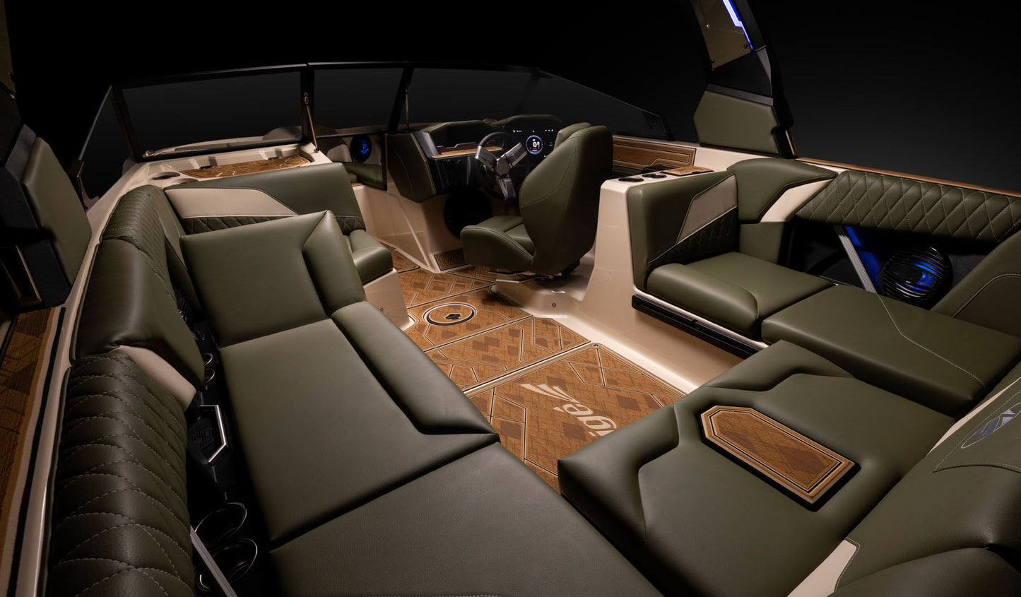 Tige Z3 2025 / 23′5″ (7.14 m) / Seating 16 / Price on Request