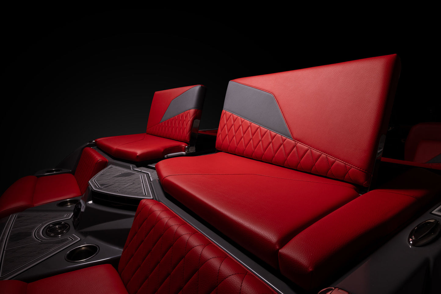 Tige Z5 2025 / 25′5″ (7.75 m) / Seating 18 / Price on Request