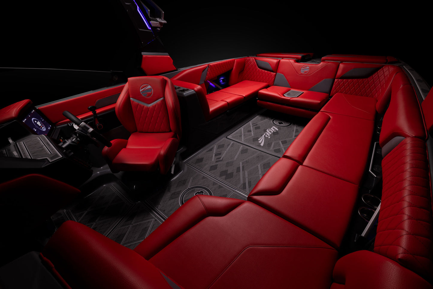 Tige Z5 2025 / 25′5″ (7.75 m) / Seating 18 / Price on Request