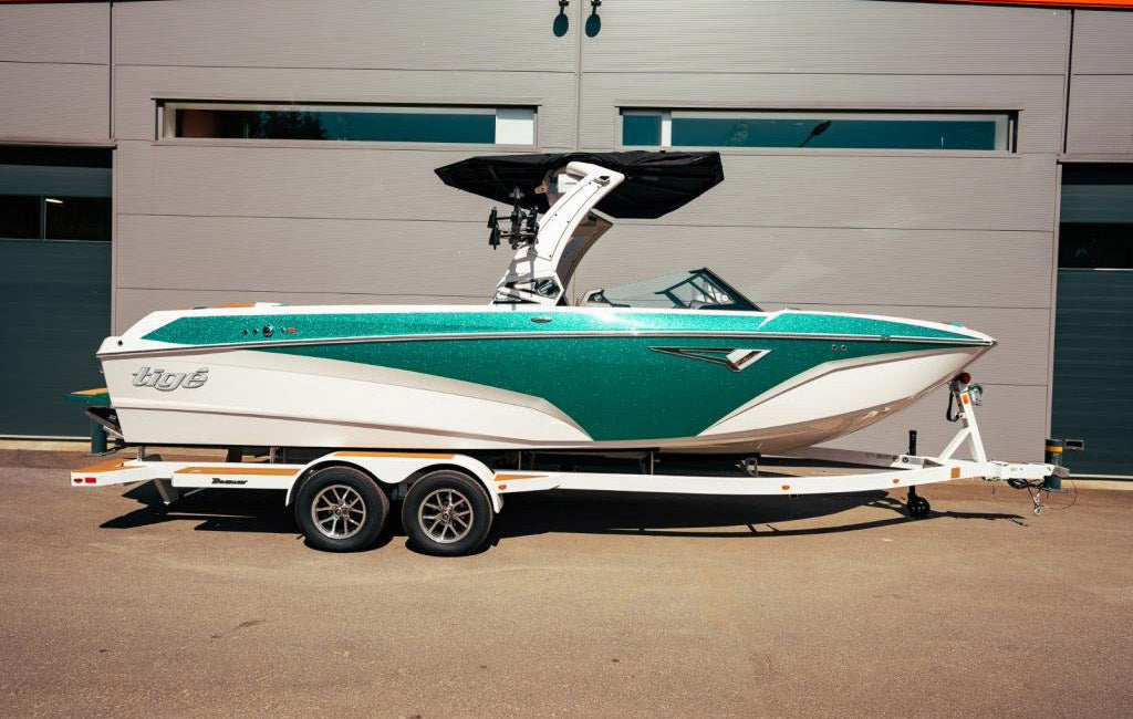 Катер Tige Z5 2023 / 25′5″ (7.75 m) / Мест 18 / Люксембург / Цена €186.9k