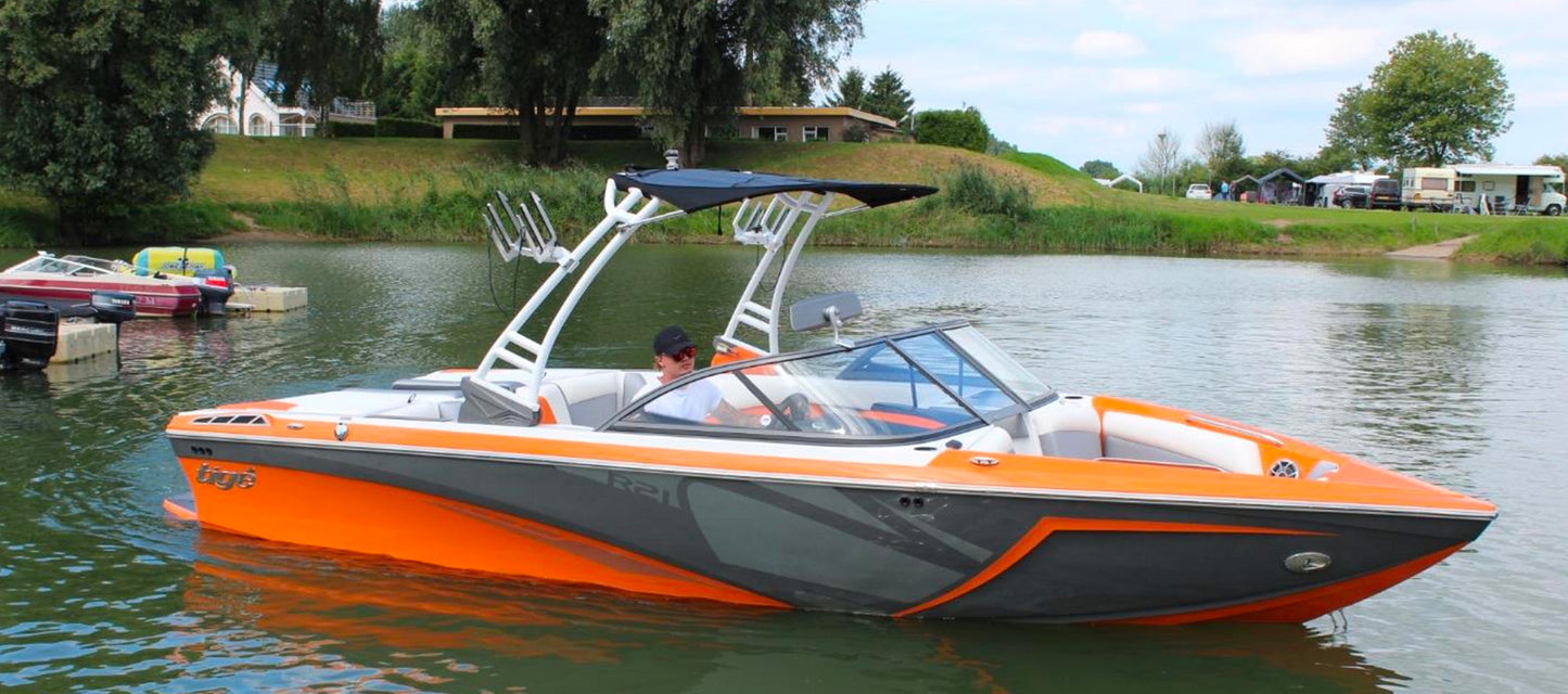 Катер Tige R21 2016 / 21'7" (6.6 м.) / Мест 14 / Бельгия / Цена €73.5k