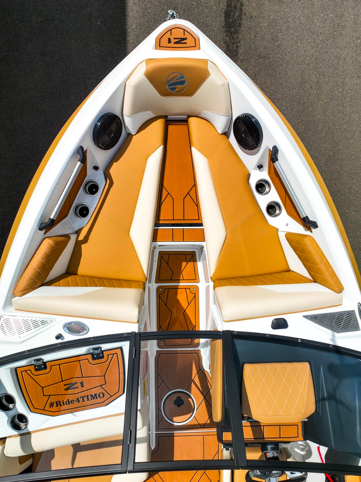 Катер Tige Z1 2023 / 21'7" (6.6 м.) / Мест 14 / Люксембург / Цена €139.9k