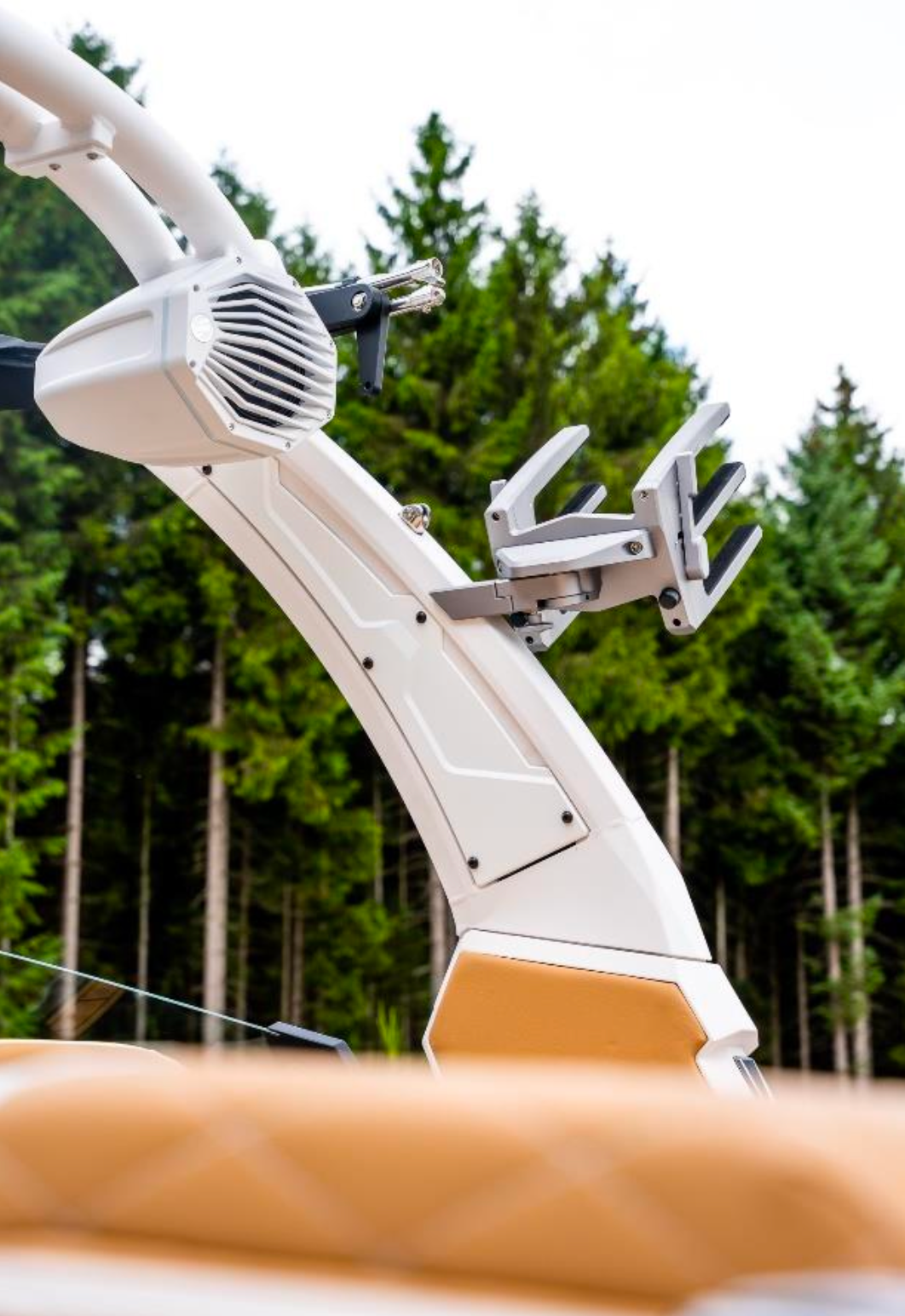 Катер Tige Z1 2023 / 21'7" (6.6 м.) / Мест 14 / Люксембург / Цена €139.9k