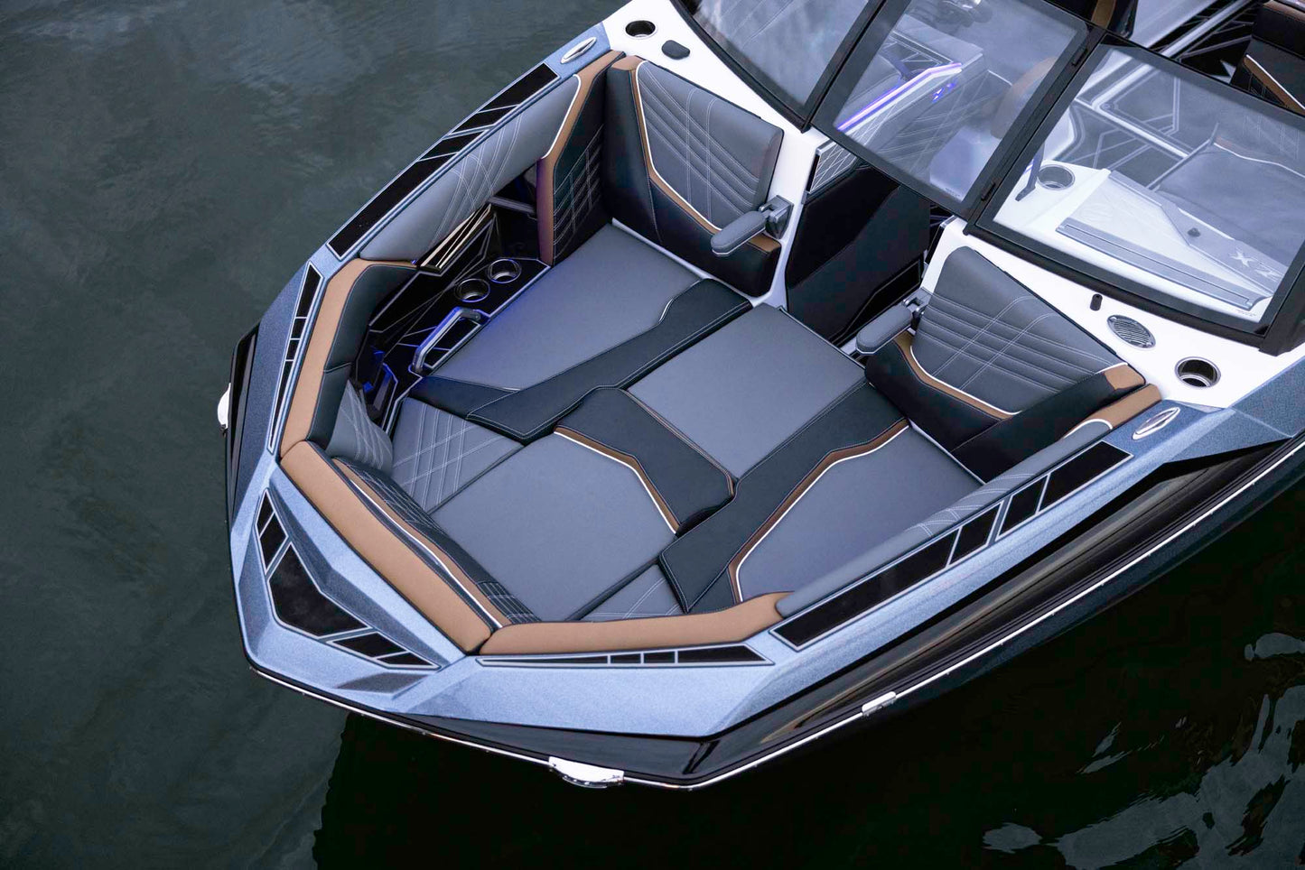 Tige Ultré 23ZX 2025 / 23′5″ (7.12 m) / Seating 16 / Price starts from €375k