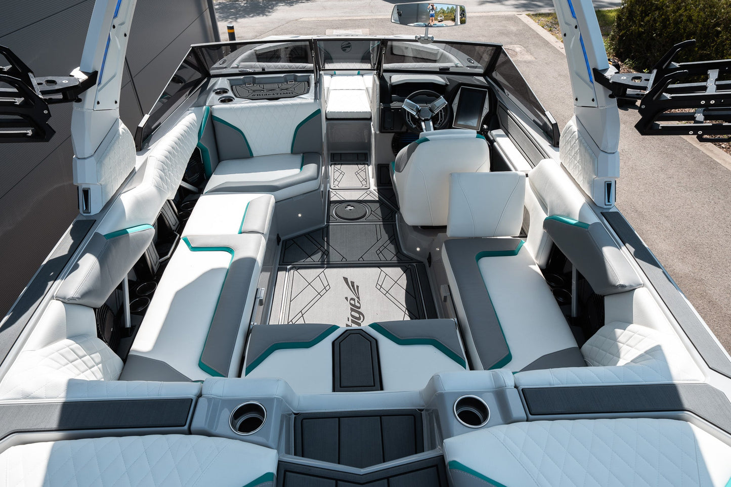 Катер Tige 22RZX 2023 / 22′ (6.7 м) / Мест 16 / Люксембург / Цена €189.9k